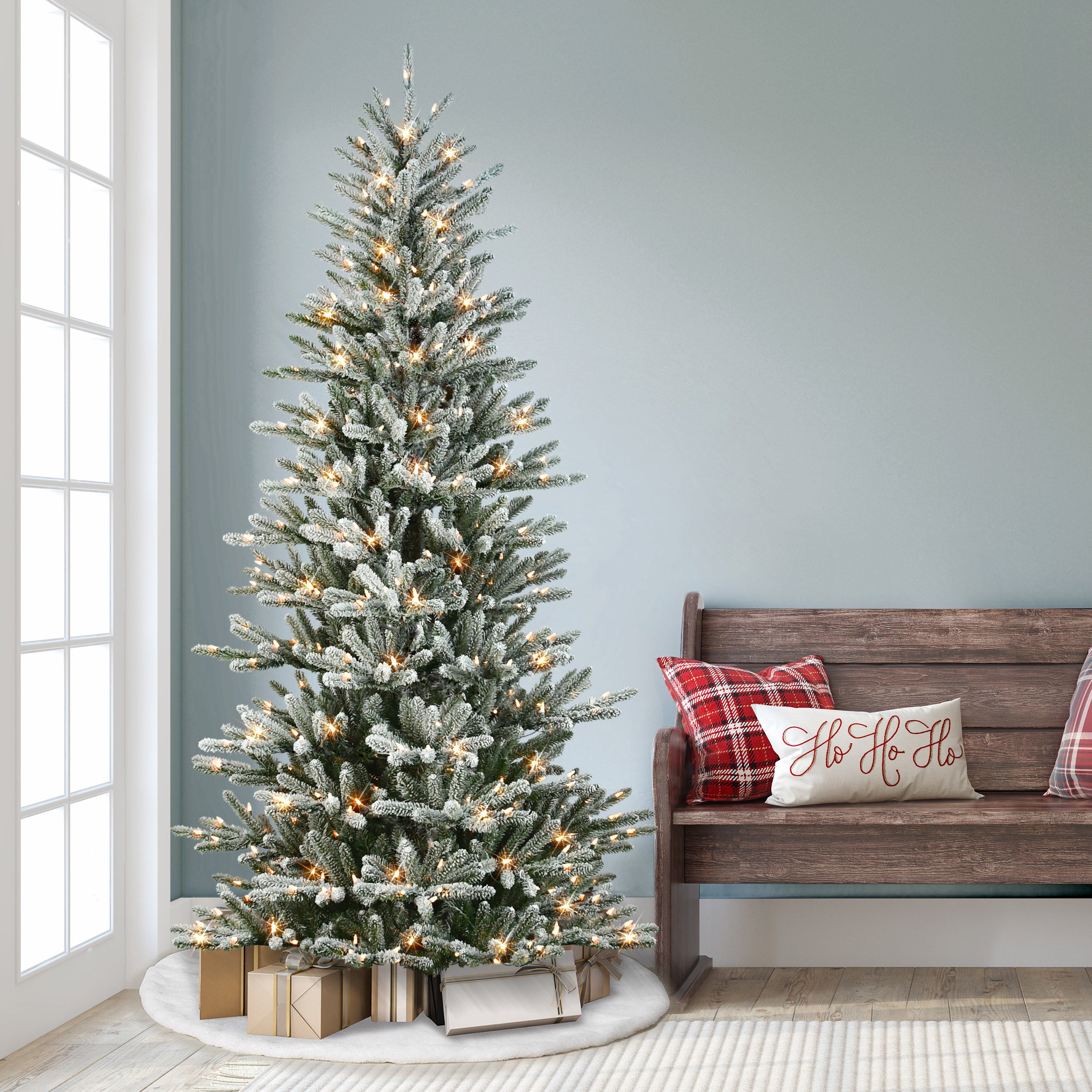 7.5ft Pre-Lit Mountain View Spruce Tree